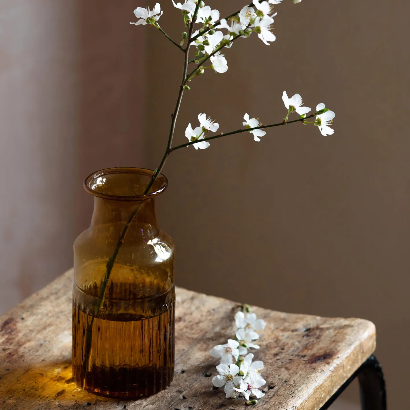 Graham & Green Vases & Plant Pots<Amber Ribbed Glass Bottle Vase