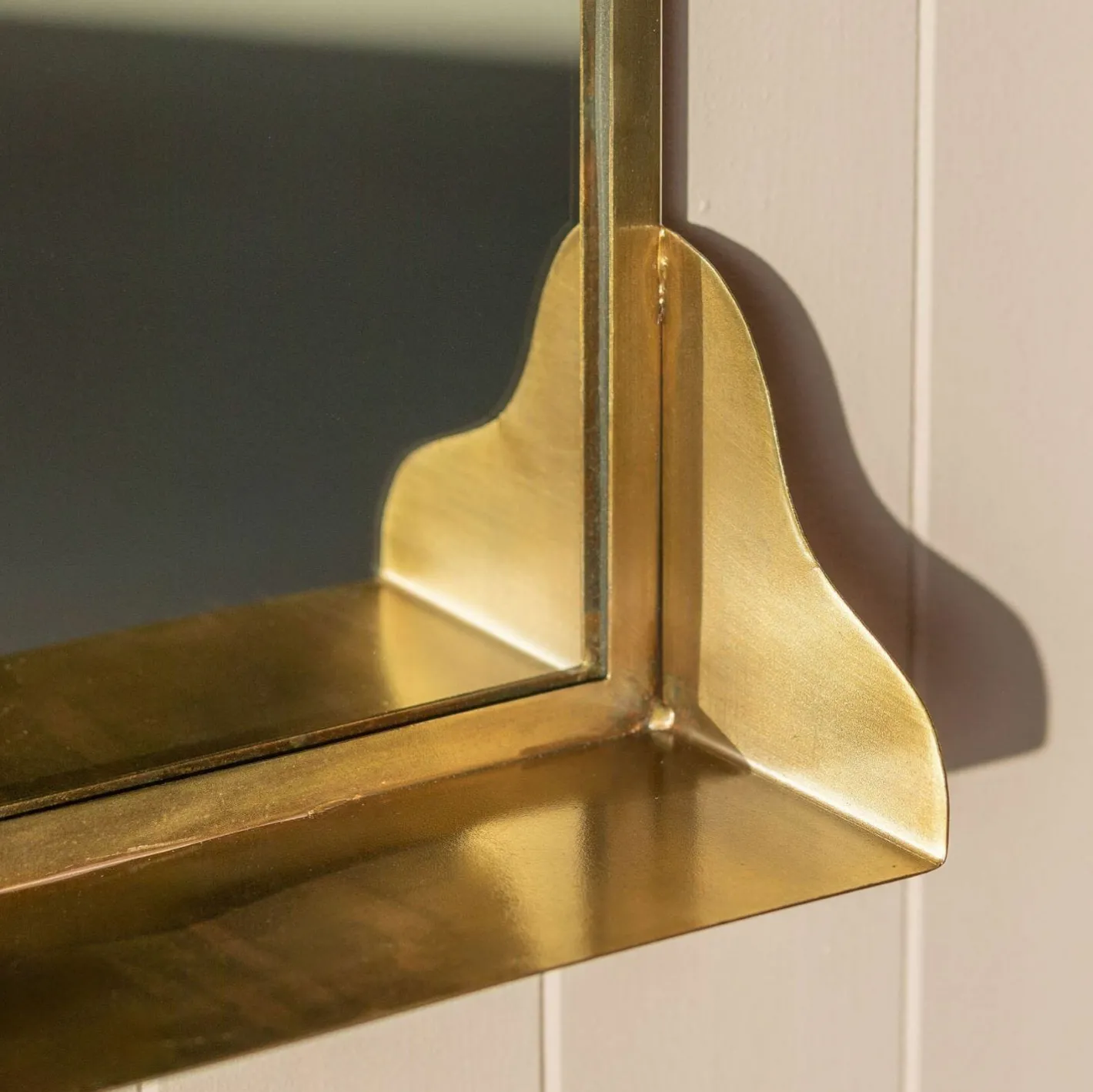 Graham & Green Bathroom Mirrors|Bathroom Mirrors<Antique Brass Mirror with Shelf