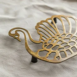Graham & Green Kitchen Accessories<Antiqued Brass Swan Trivet
