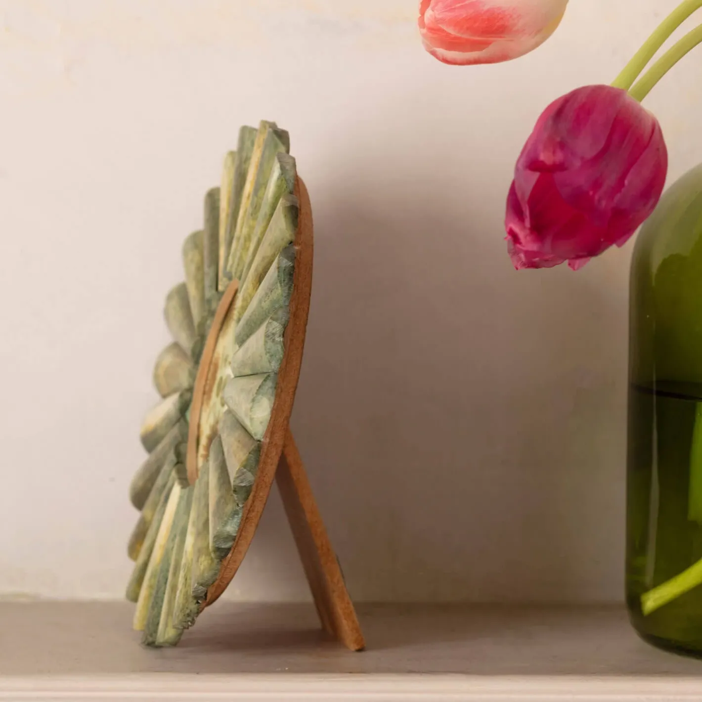 Graham & Green Photo Frames<Antique Green Flower Round Bone Frame