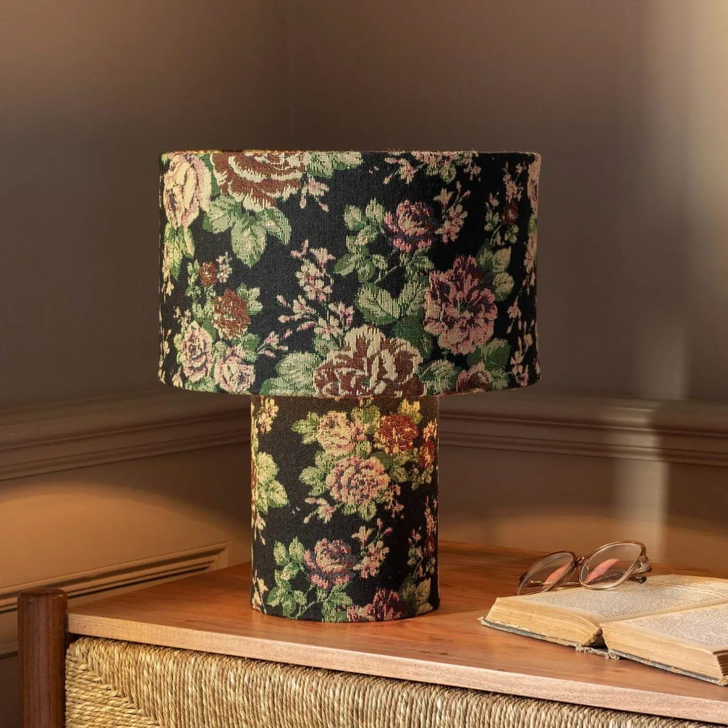 Graham & Green Table Lamps<Black Floral Tapestry Table Lamp
