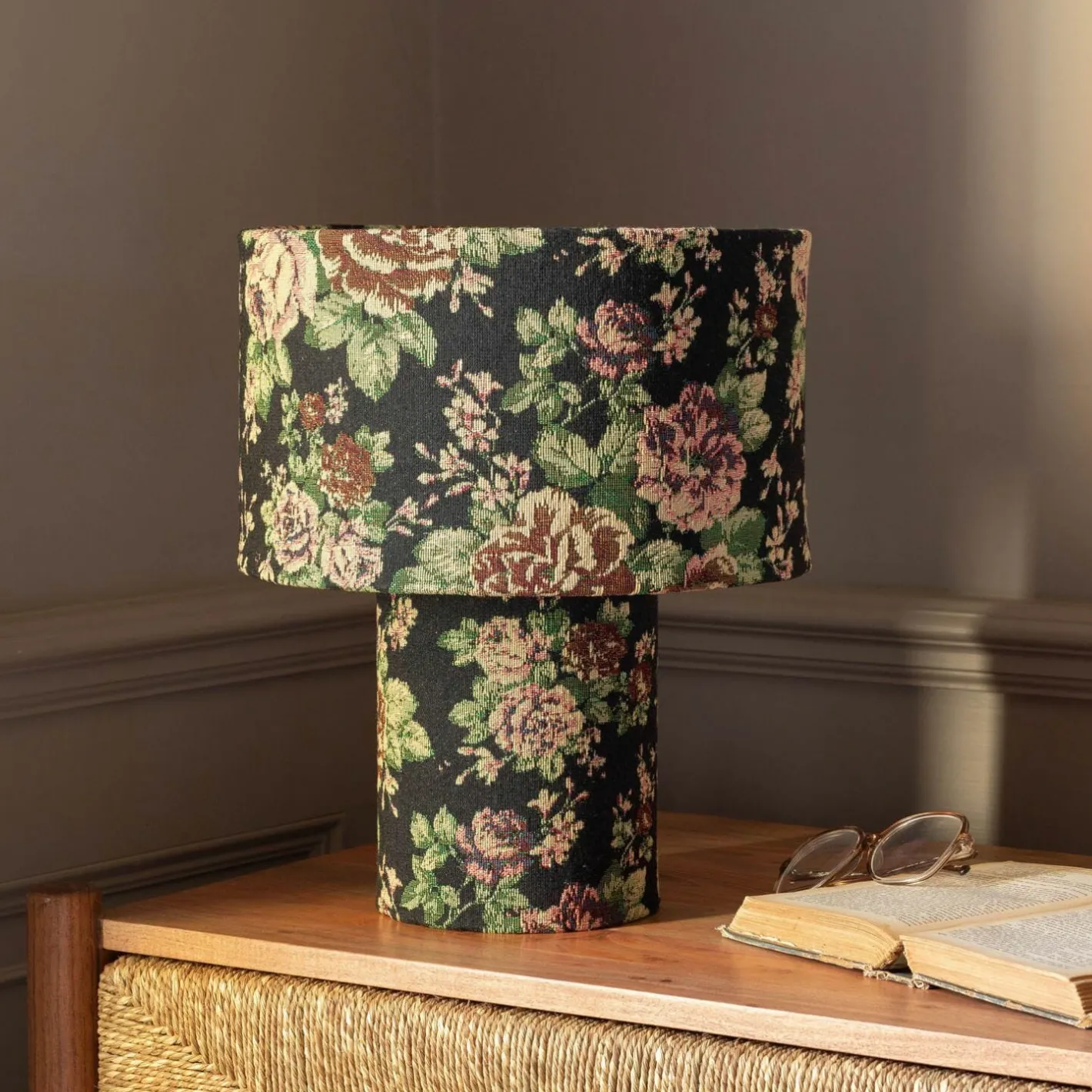 Graham & Green Table Lamps<Black Floral Tapestry Table Lamp