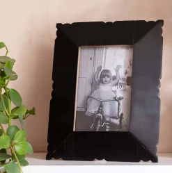 Graham & Green Photo Frames<Black Scalloped Bone Photo Frame
