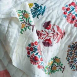 Graham & Green Quilts & Bedding<Bloom Floral Block Printed King Size Quilt