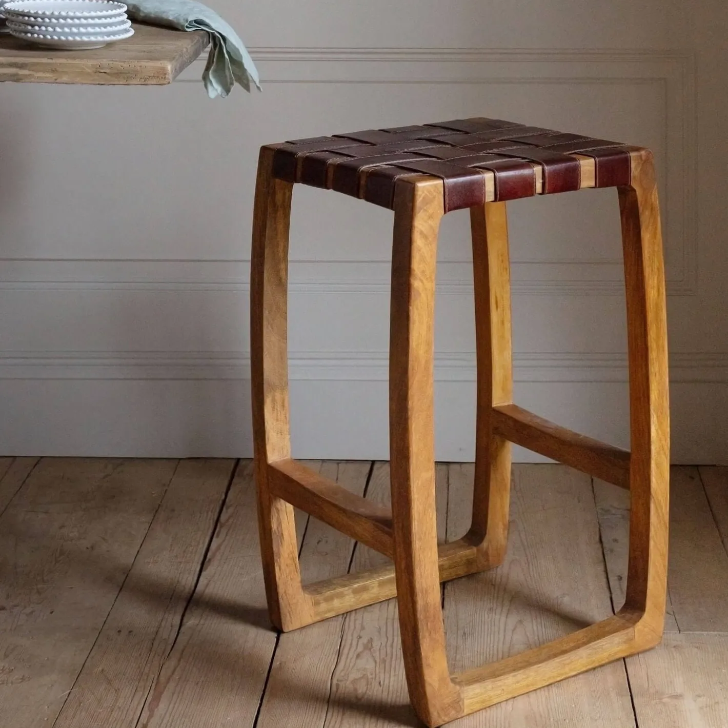 Graham & Green Stools<Chester Woven Leather Kitchen Stool