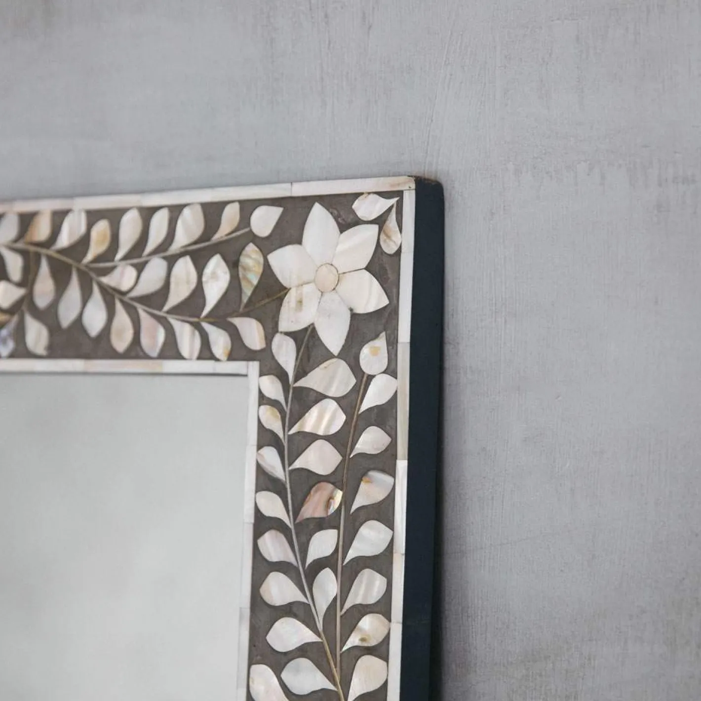 Graham & Green Floor Standing Mirrors|Rectangular Mirrors<Classic Grey Mother of Pearl Floor Mirror