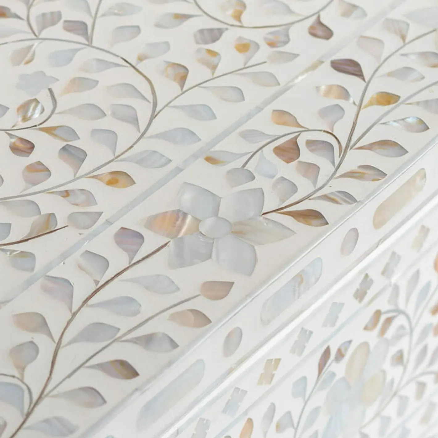 Graham & Green Chests Of Drawers|Chests Of Drawers<Classic White Mother of Pearl Small Double Chest of Drawers