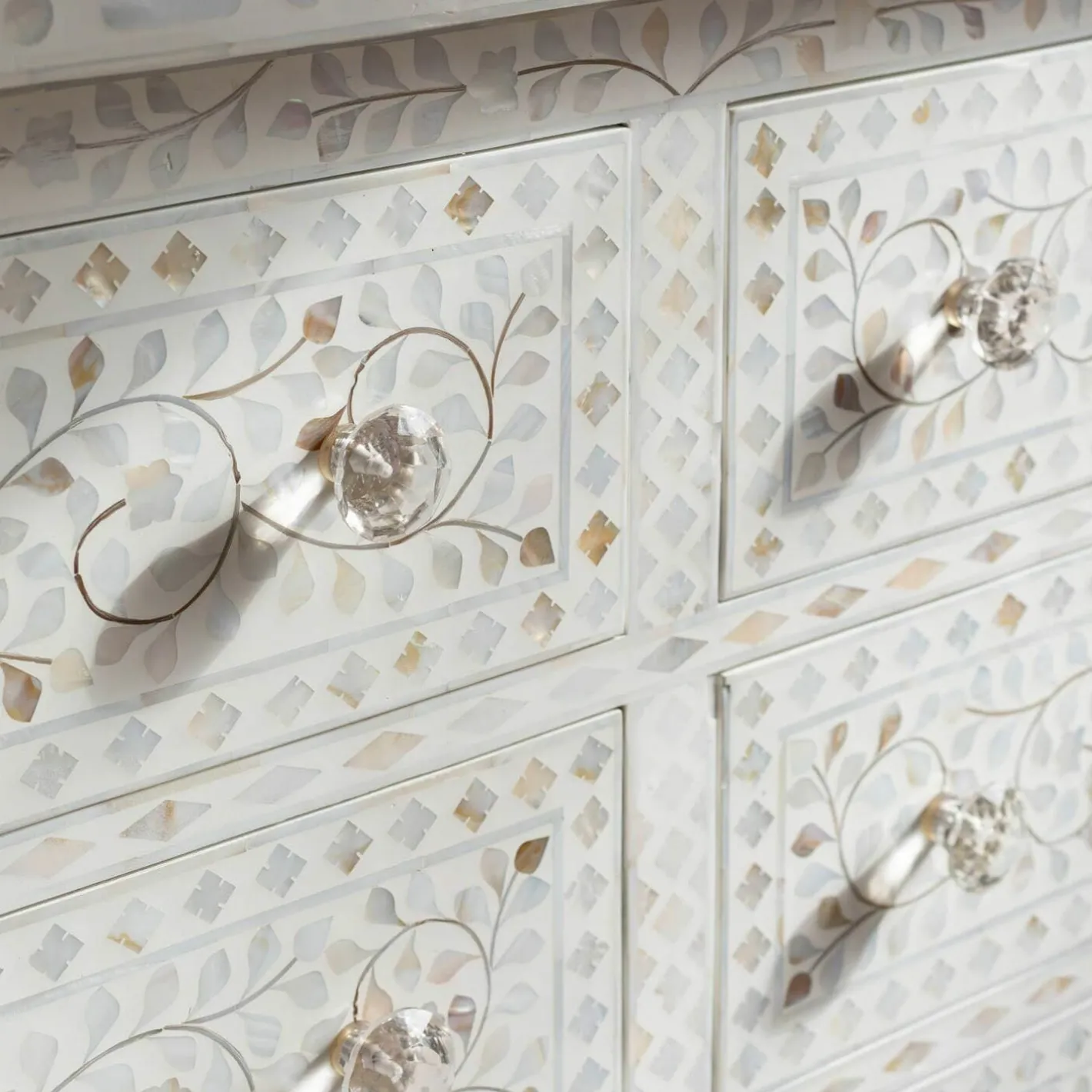 Graham & Green Chests Of Drawers|Chests Of Drawers<Classic White Mother of Pearl Small Double Chest of Drawers