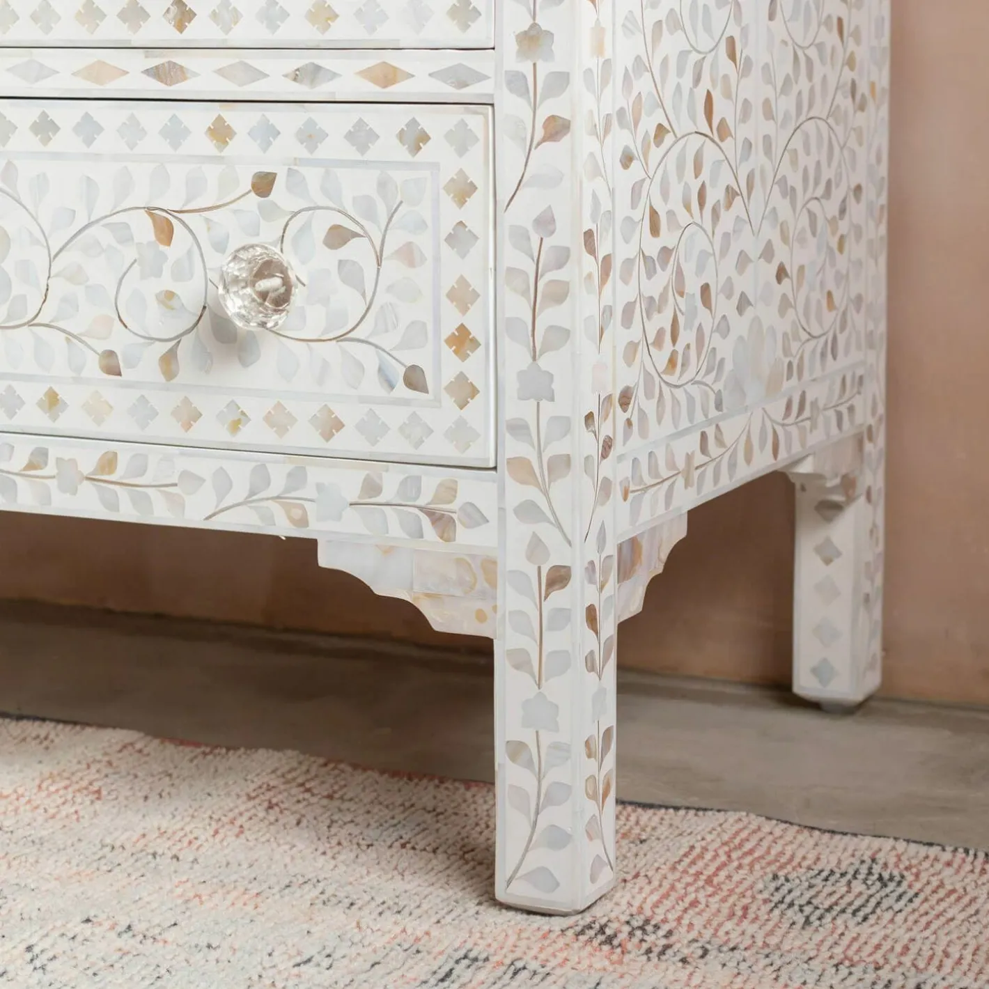 Graham & Green Chests Of Drawers|Chests Of Drawers<Classic White Mother of Pearl Small Double Chest of Drawers