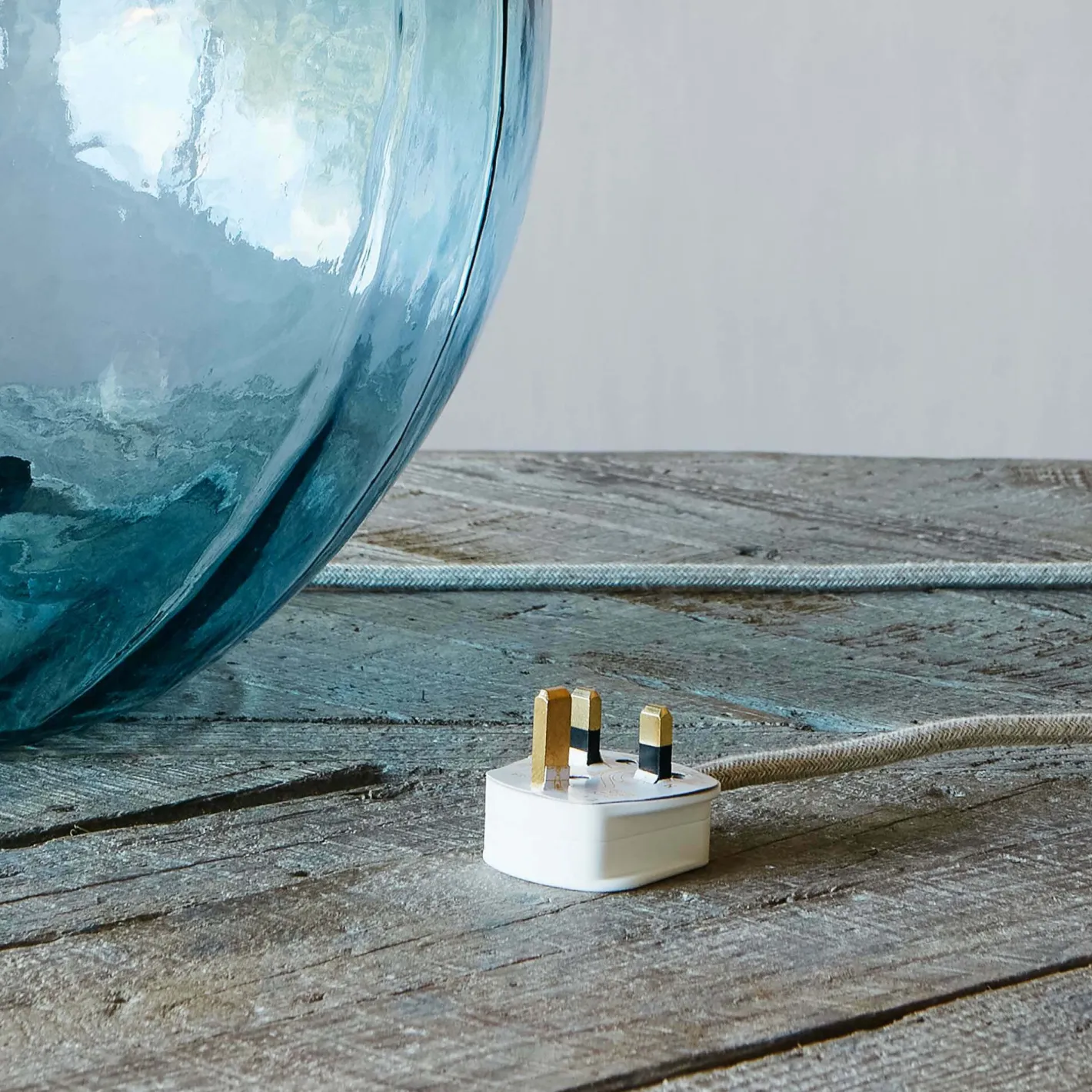 Graham & Green Table Lamps<Extra Large Round Light Blue Glass Lamp