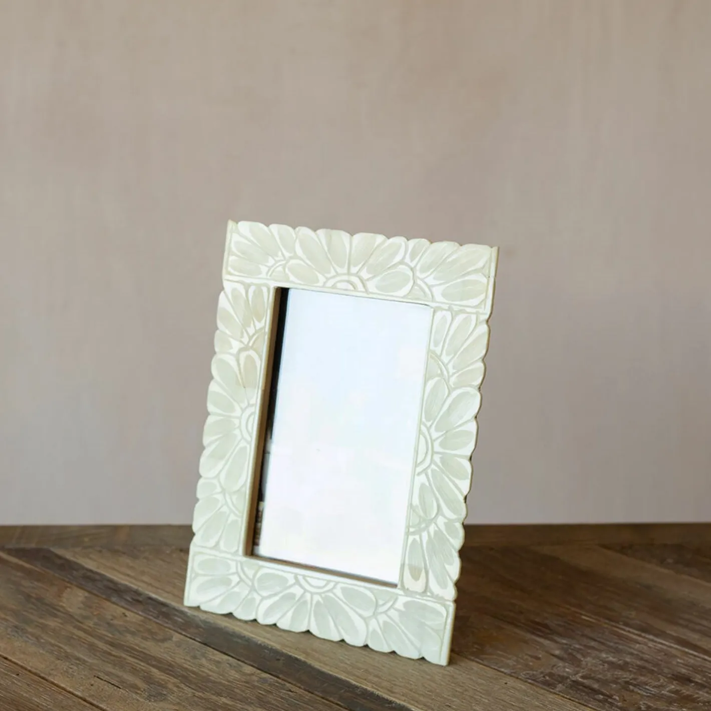 Graham & Green Photo Frames<Floral Carved Photo Frame