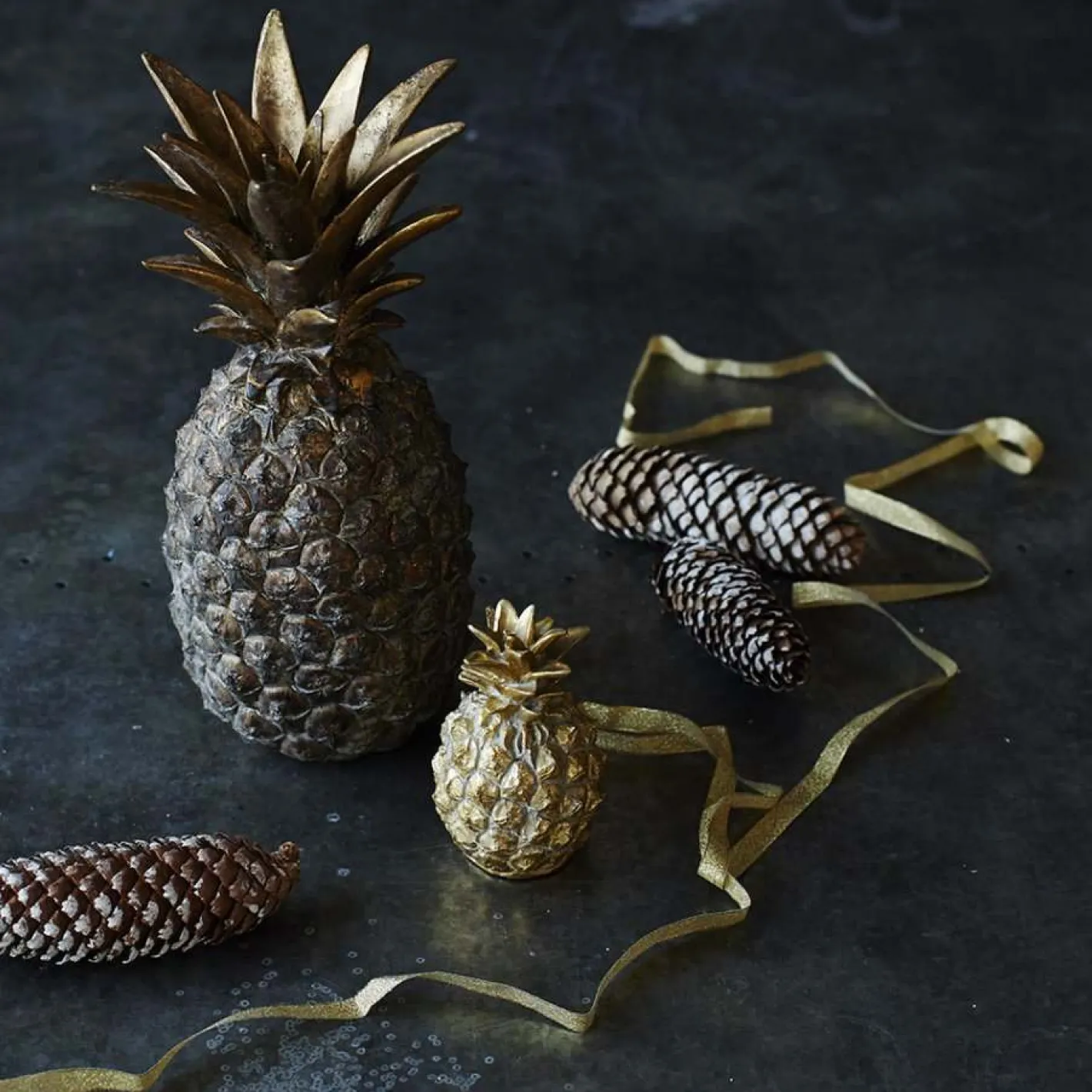 Graham & Green Decorative Accessories<Golden Pineapples