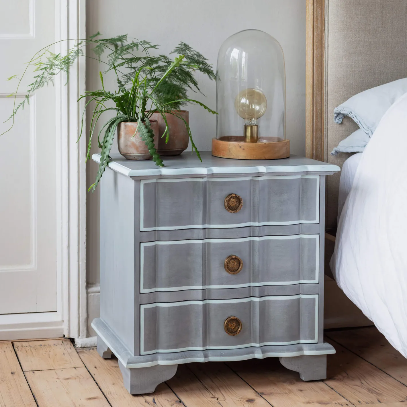 Graham & Green Bedside Tables<Ile De Re Bedside Table