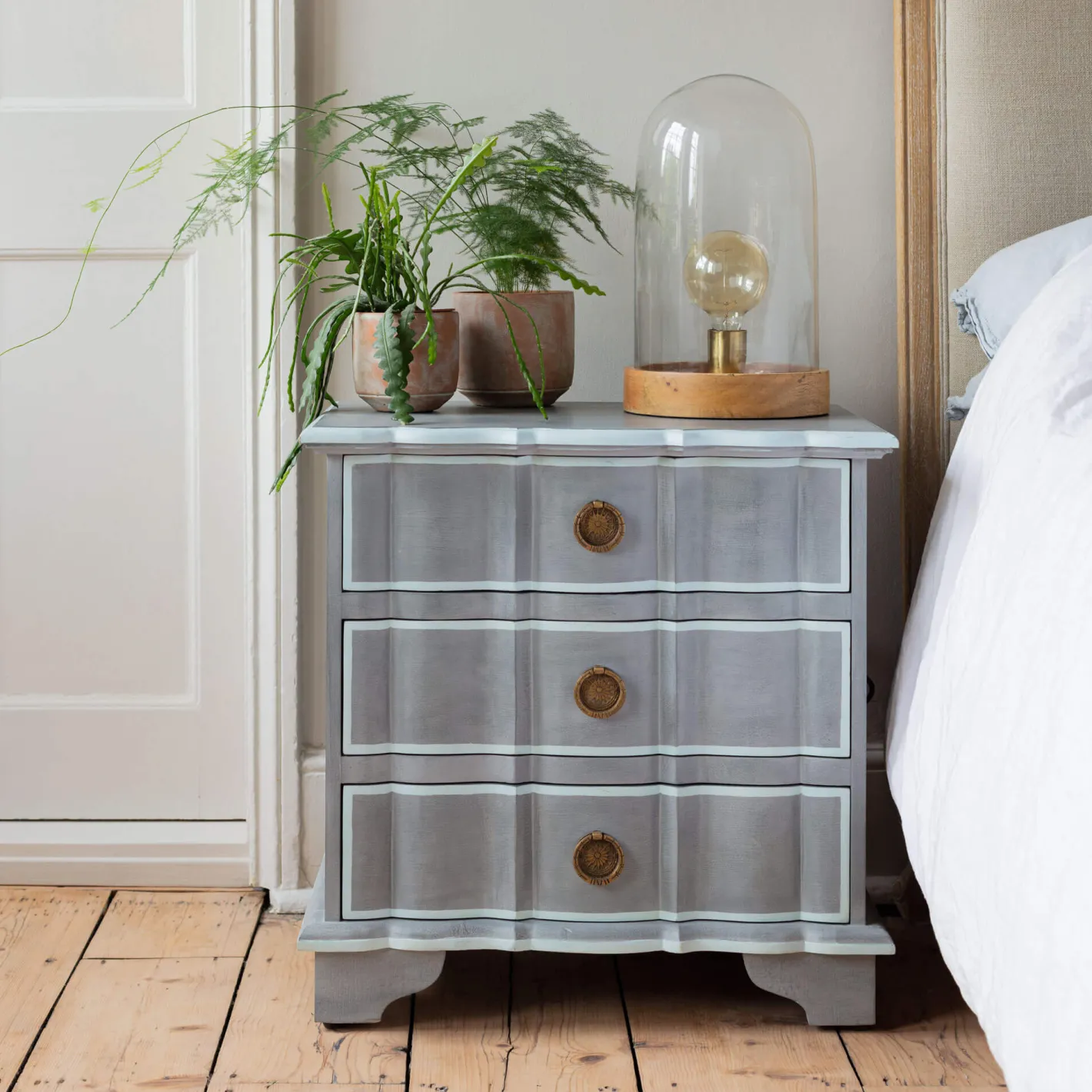 Graham & Green Bedside Tables<Ile De Re Bedside Table