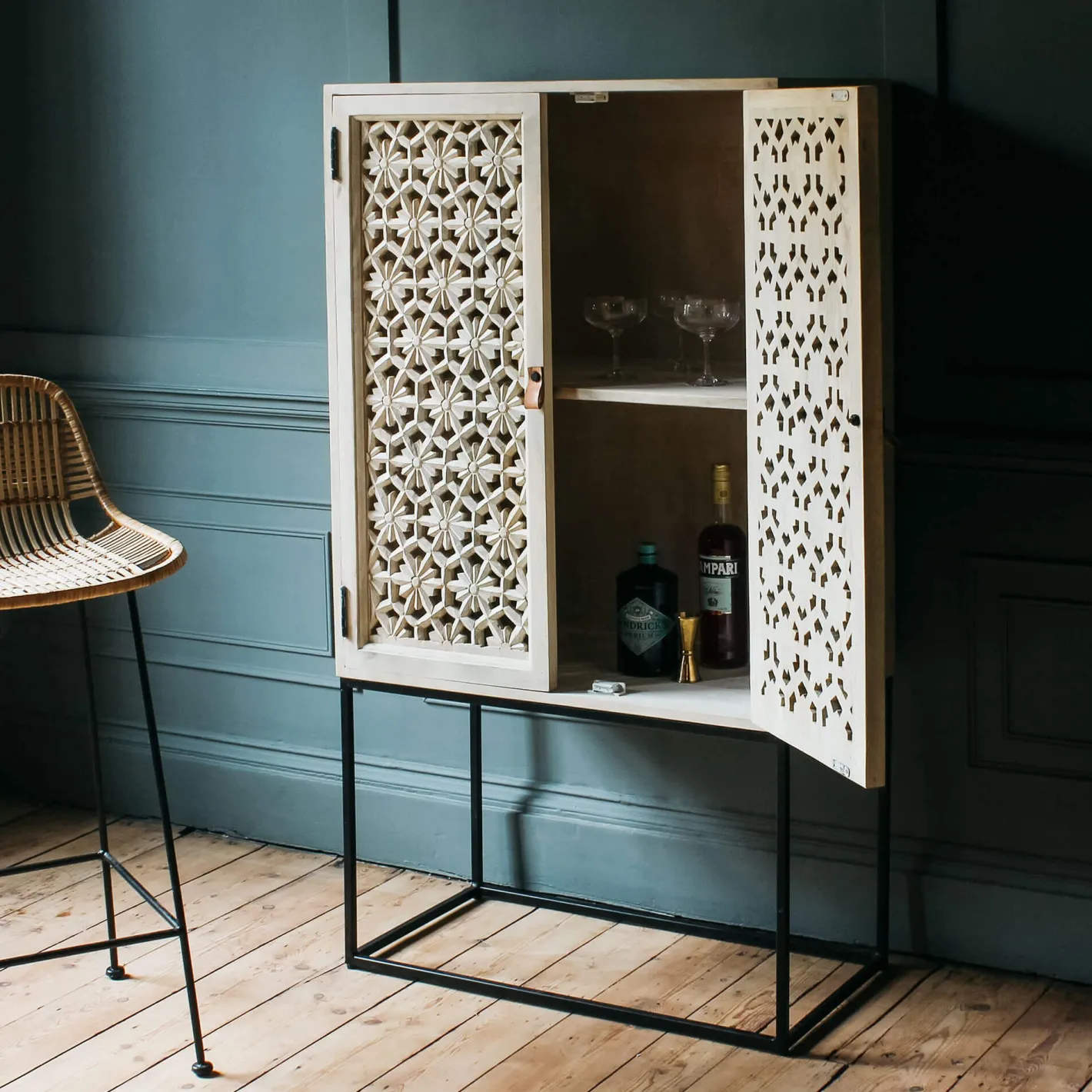Graham & Green Cabinets & Cupboards|Drinks Trolleys & Bars<Momoka Hand-Carved Bar Cabinet