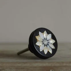 Graham & Green Knobs & Handles<Mother of Pearl Flower Knob