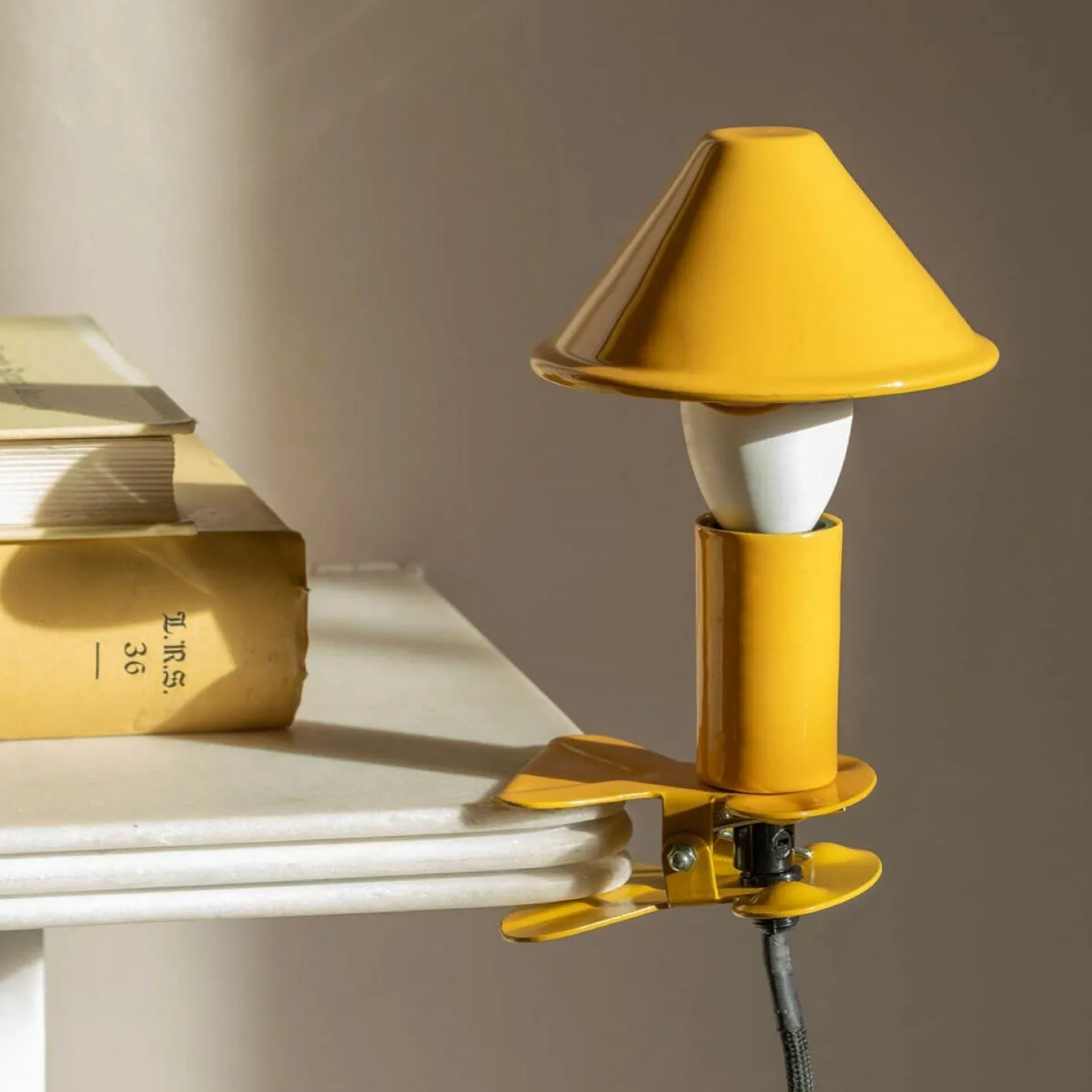 Graham & Green Table Lamps<Mustard Enamel Mushroom Clip Lamp