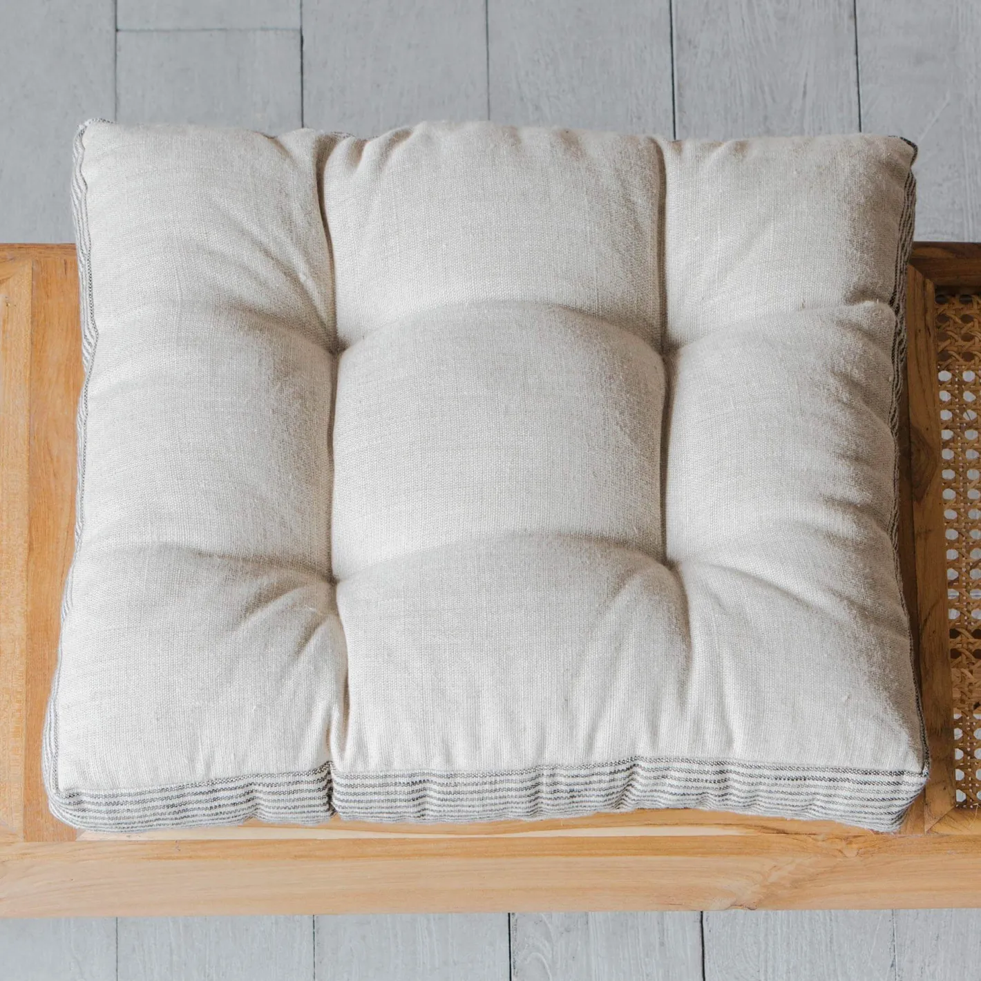 Graham & Green Seat Pads & Bed Rolls|Seat Pads & Bed Rolls<Natural Linen Square Seat Pad with Striped Linen Border