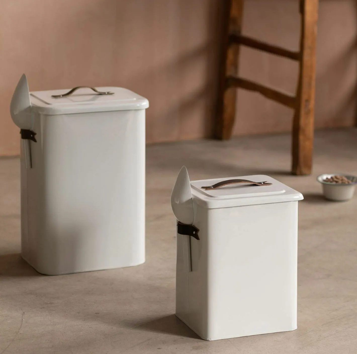 Graham & Green Household Storage<Pet Food Bin with Leather Handle - Medium