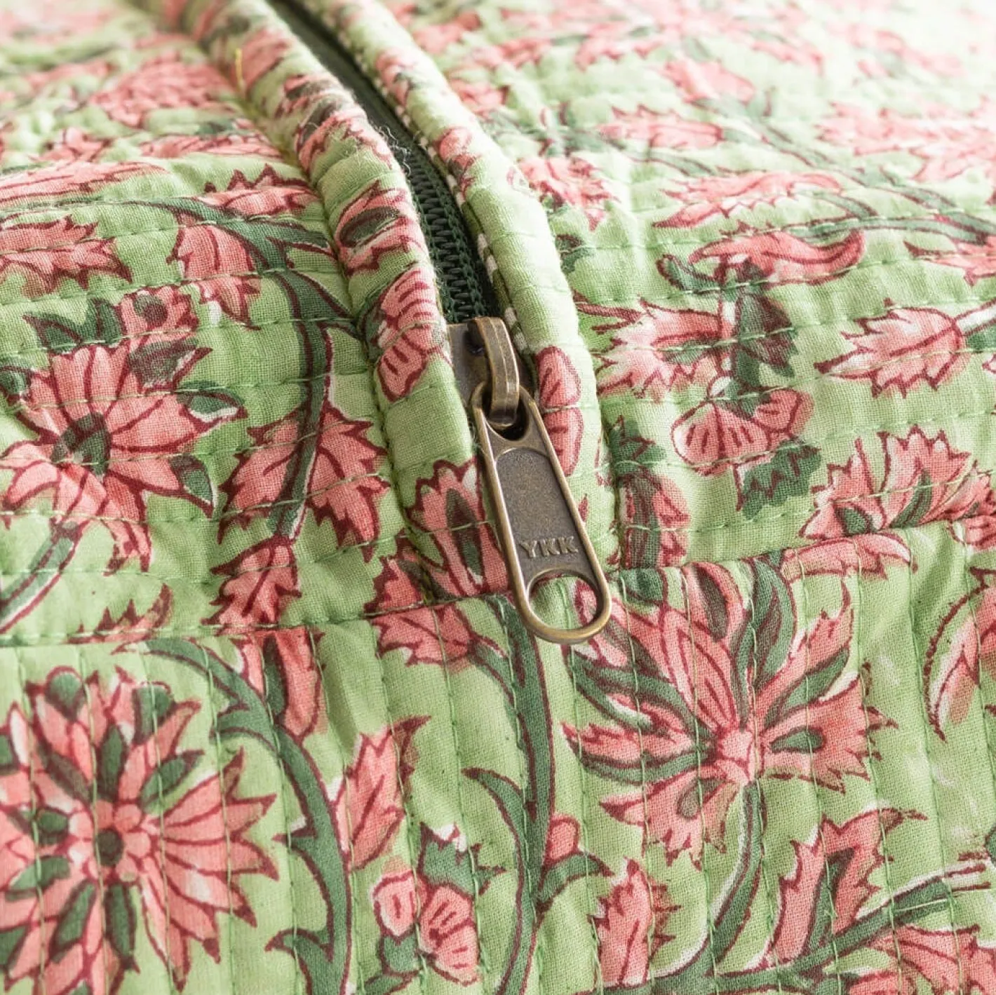 Graham & Green Bags<Pink & Green Floral Weekend Bag - Small