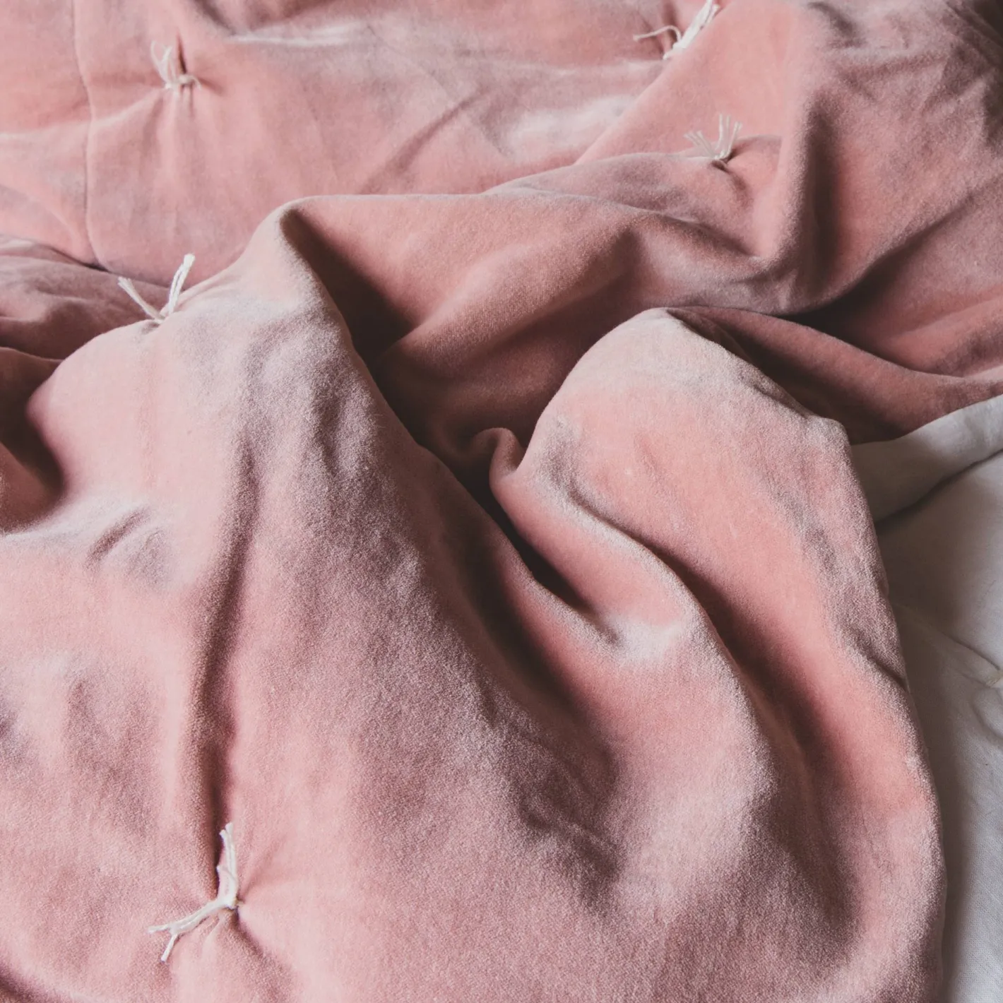 Graham & Green Quilts & Bedding<Rose Velvet Pebble Quilts