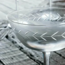 Graham & Green Glassware<Set of Four Etched Garland Martini Glasses