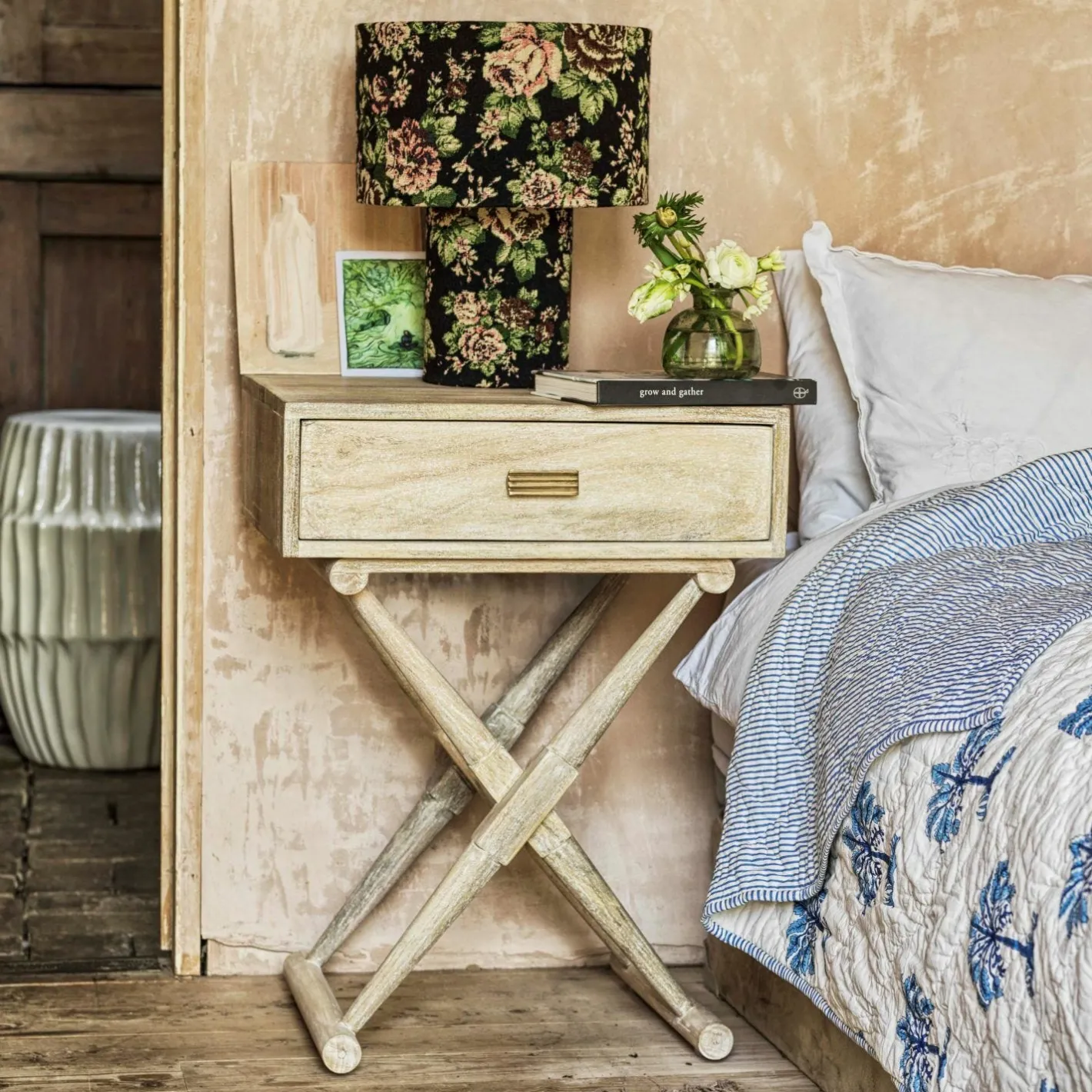 Graham & Green Bedside Tables<Thomas Bedside Table