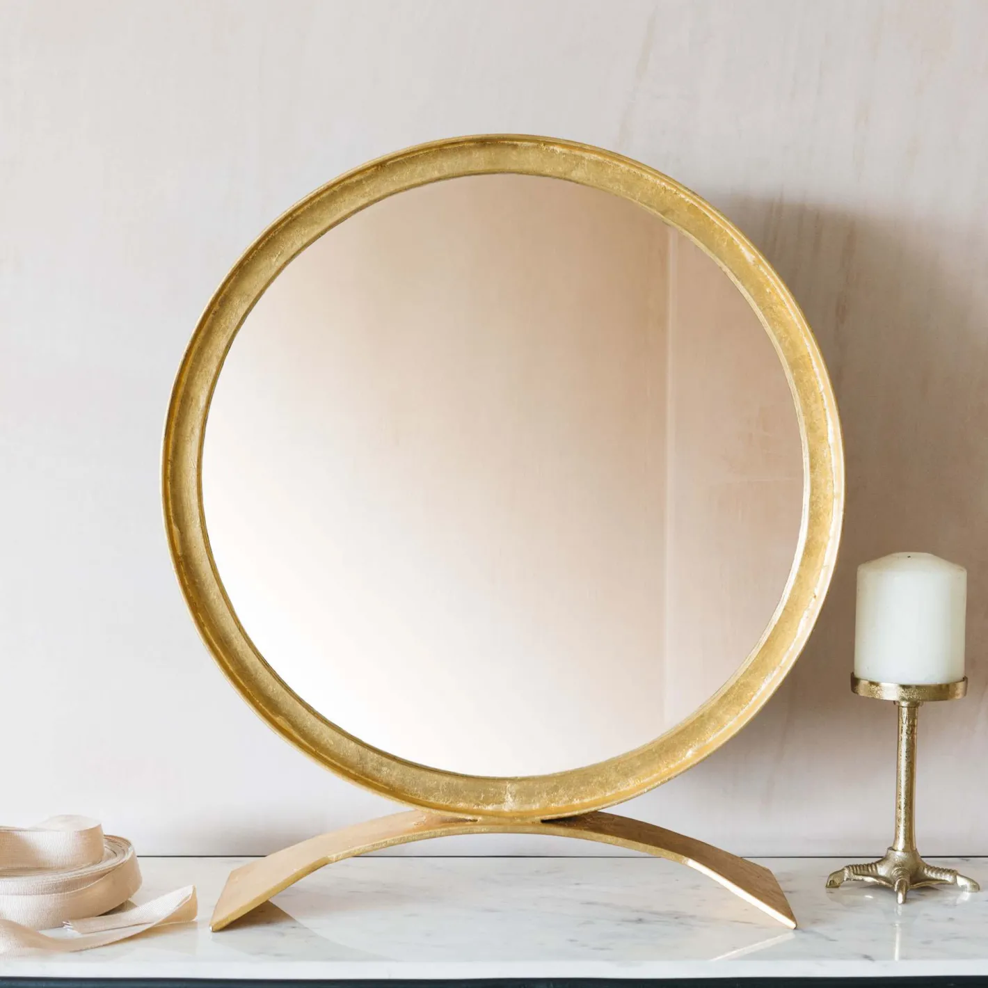 Graham & Green Round Mirrors|Table Mirrors<Zander Small Gold Table Mirror