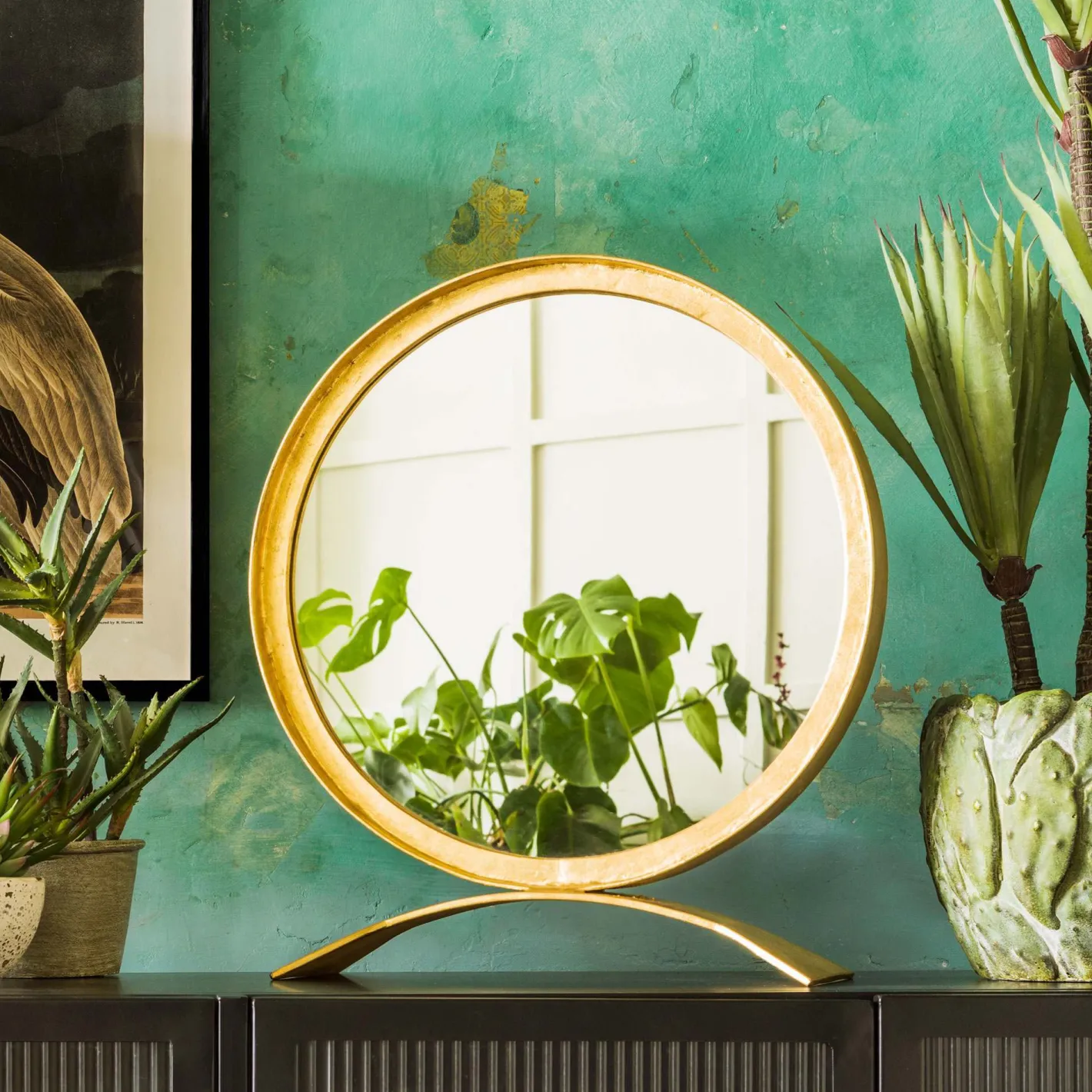 Graham & Green Round Mirrors|Table Mirrors<Zander Small Gold Table Mirror
